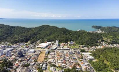 Como é viver no bairro Fazenda, em Itajaí: infraestrutura, comércio, escolas e proximidade da praia